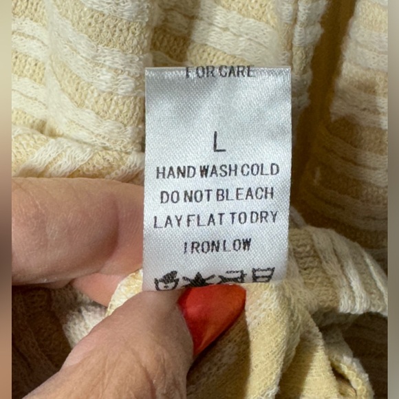 Doe and Rae Sweater sz Large NWOT - Picture 5 of 5